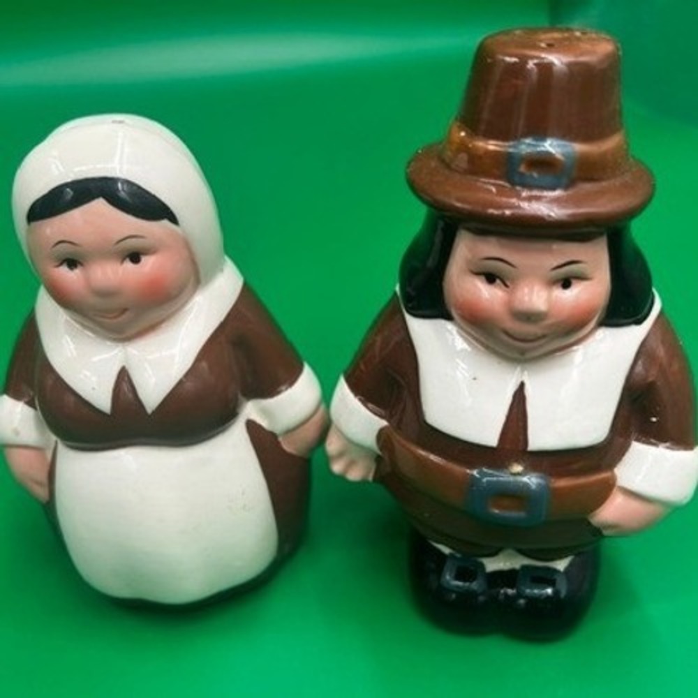 Publix The Pilgrim Pair Salt and Pepper Shakers Unisex Brown 2002 Encore